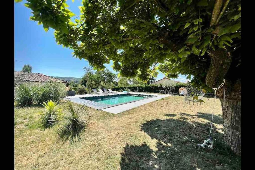 Logements Chaleureux Dans Maison Avec Piscine A 35 Min De Lyon Alix Экстерьер фото